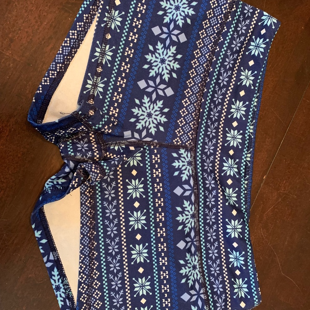 EUC winter fleos size large